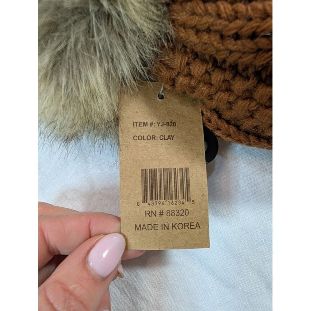 C.C one size fits most beanie in color clay with faux fur pom fuzzy lining O3 - Picture 4 of 6